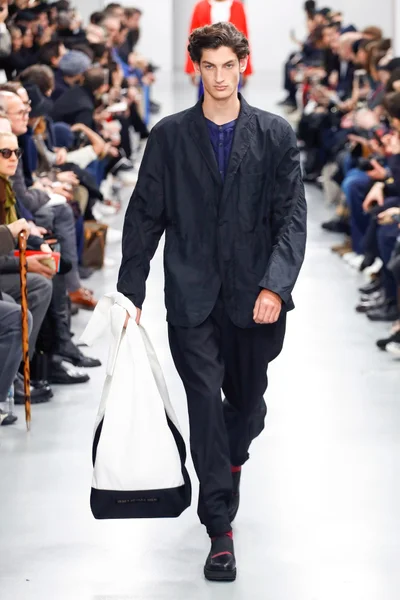 Look 14